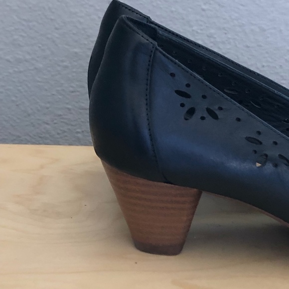 CLARKS Perforated Leather Pumps - Picture 6 of 12